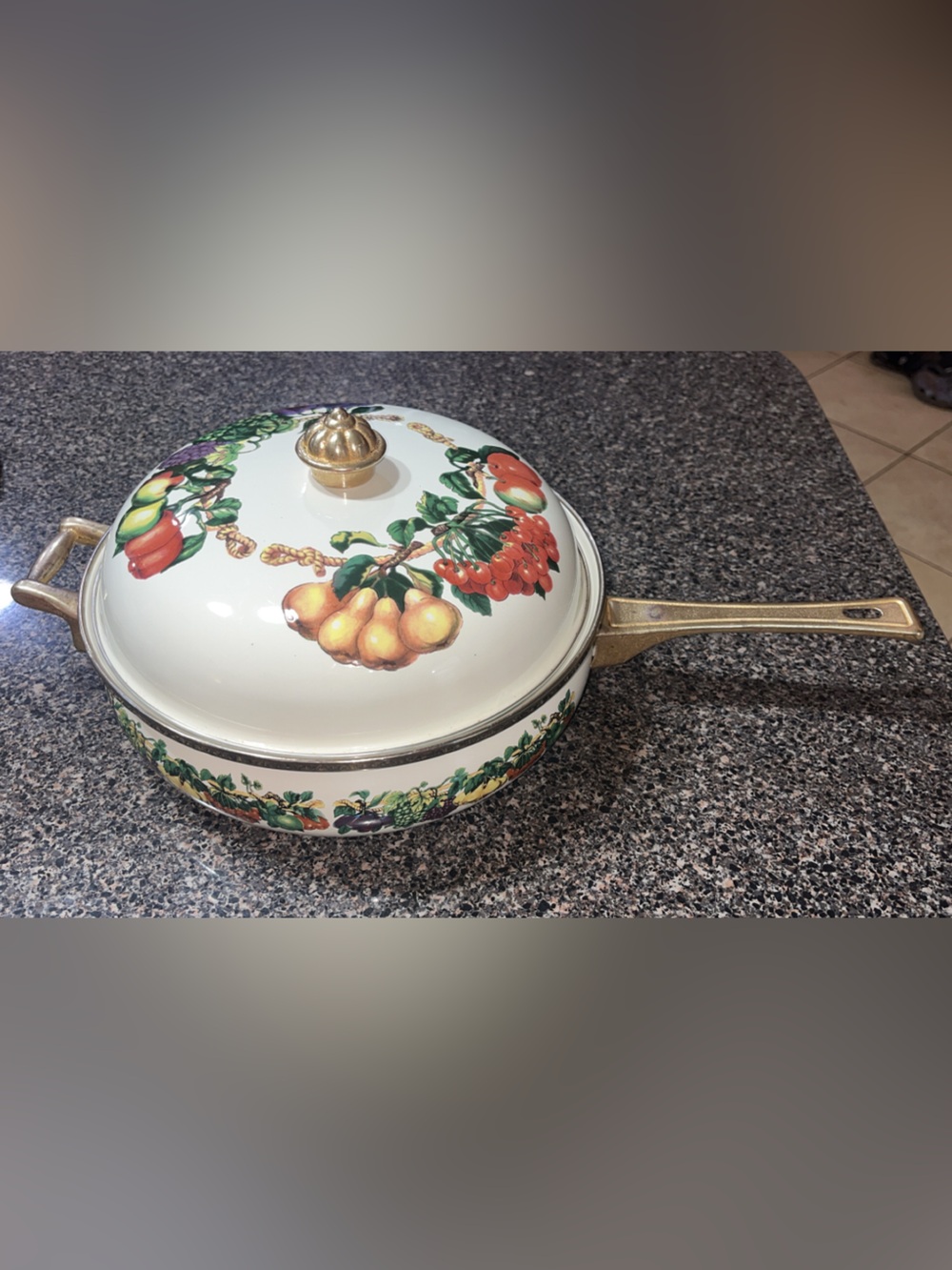 Vintage Tabletops Unlimited "Kensington Garden” pot